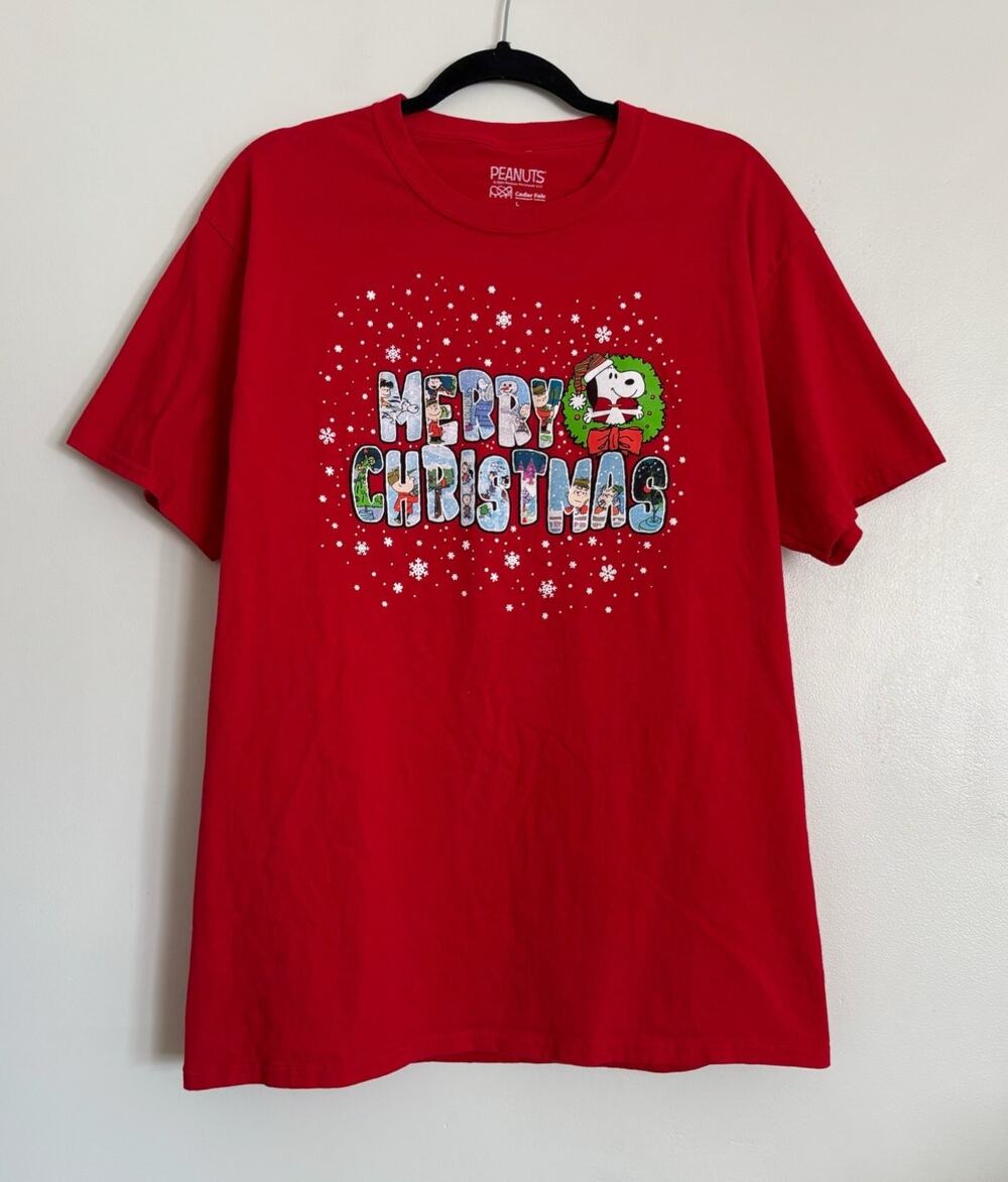 Red Peanuts 'Merry Christmas' Character Cotton Graphic T-Shirt L